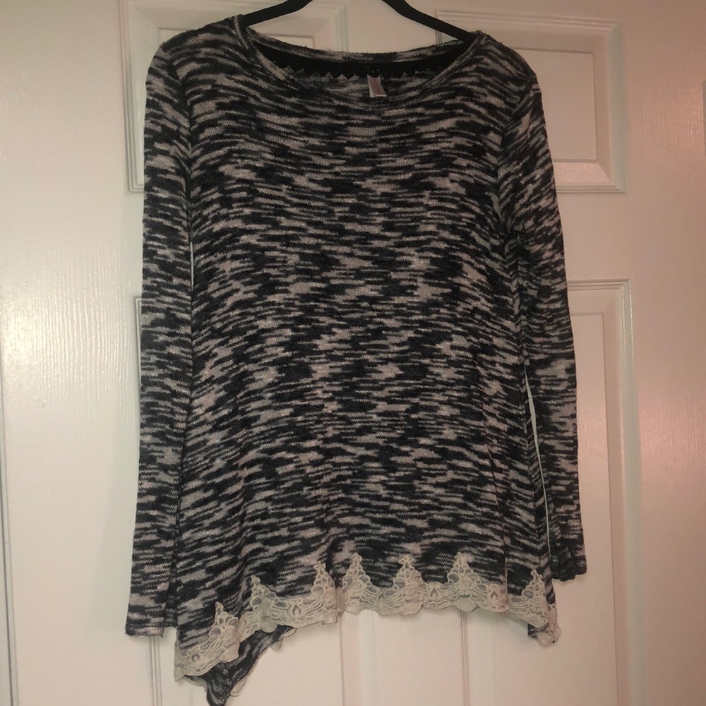 Long Sleeved Laced Top